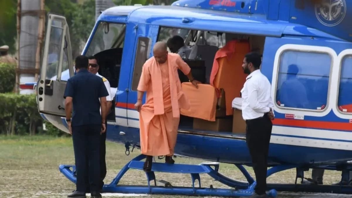जनसंख्या नियंत्रण कानून लागू करने की मांग को लेकर प्रदर्शन